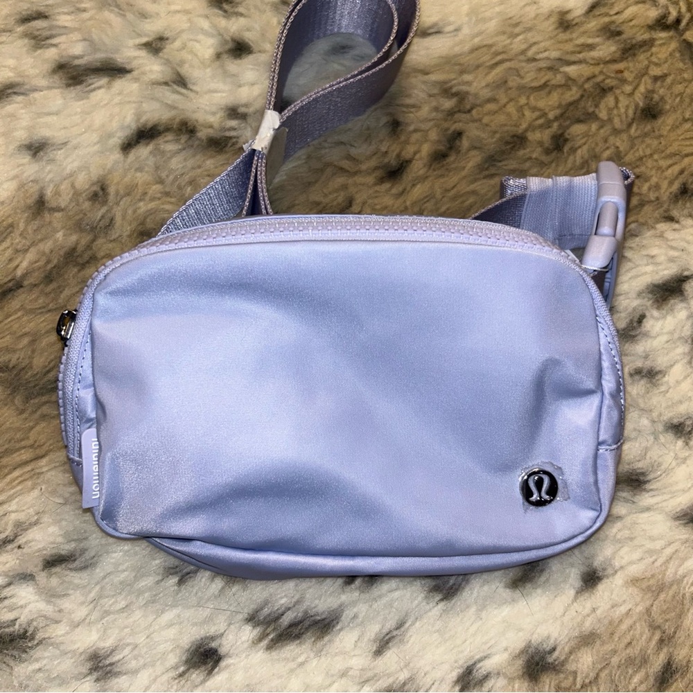 NWT Lululemon Everywhere Belt Bag Pastel Blue